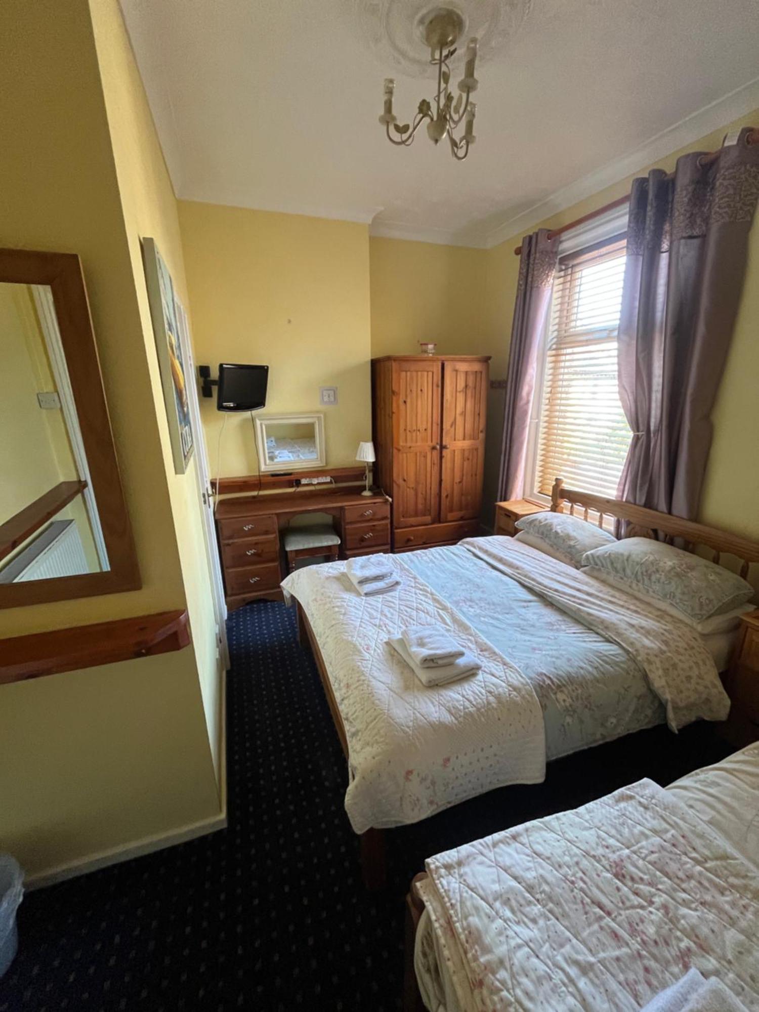 Marston Town Centre Villa Blackpool Exterior photo
